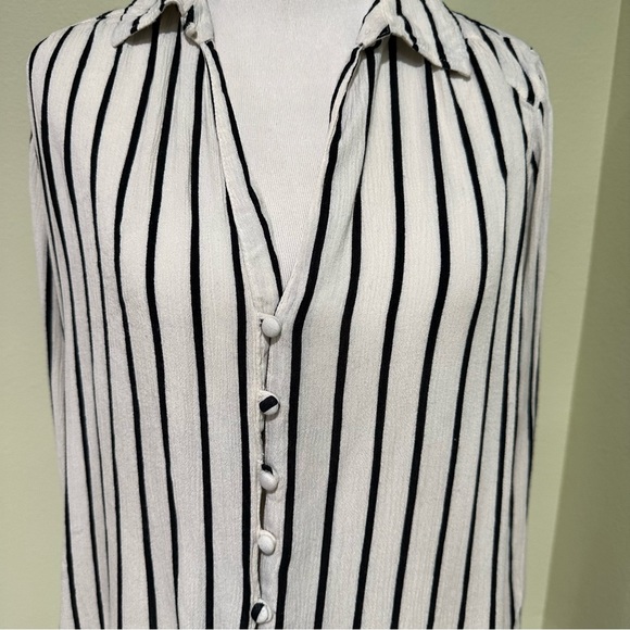 Society Amuse Quiet Lights Woven Blouse Size Large - Picture 3 of 10